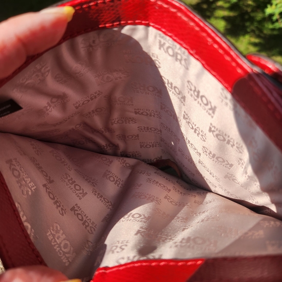 Michael Kors Florence Vibrant Red Large Billfold leather wallet NWOT - Picture 8 of 12